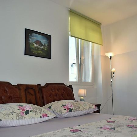 Apartment R&M Pula Exterior photo