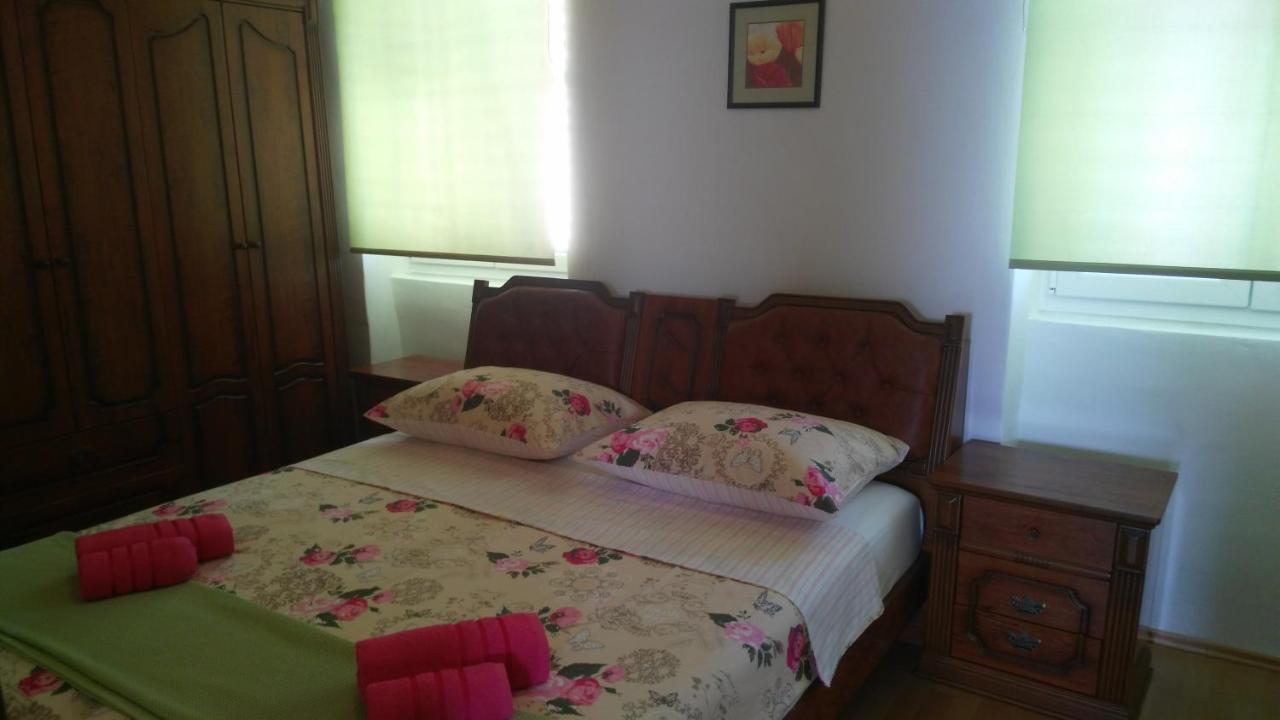 Apartment R&M Pula Exterior photo