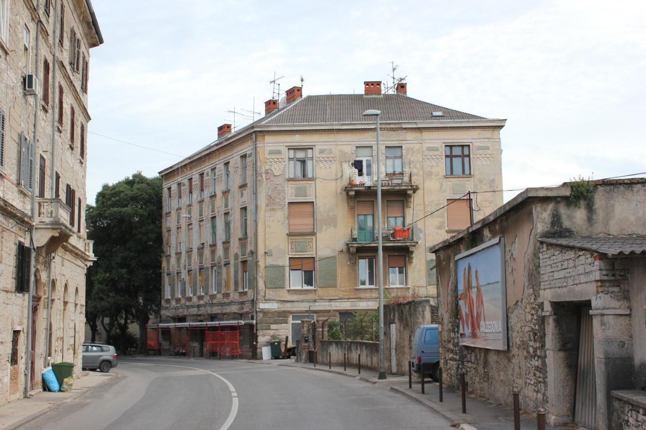 Apartment R&M Pula Exterior photo