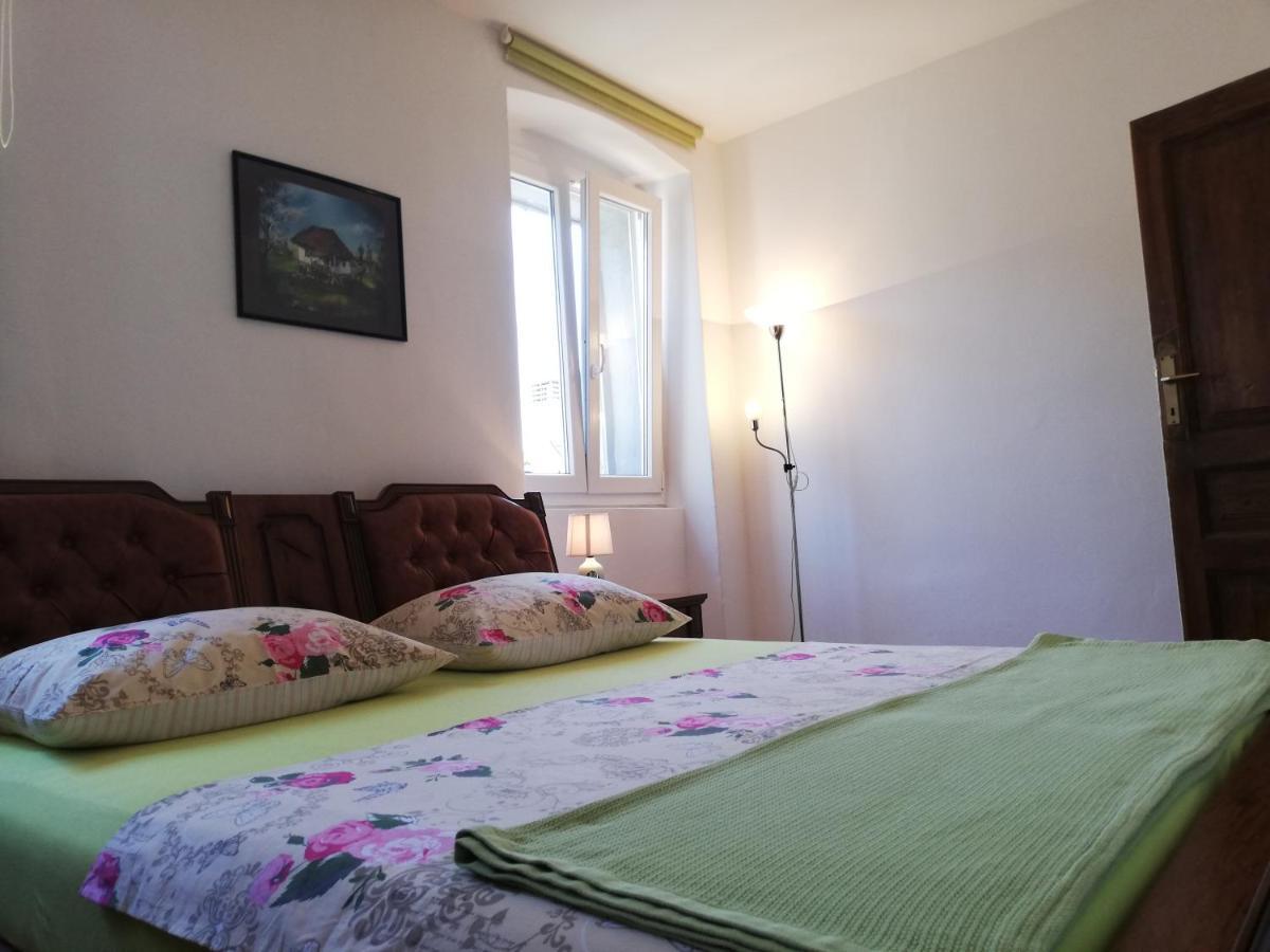 Apartment R&M Pula Exterior photo