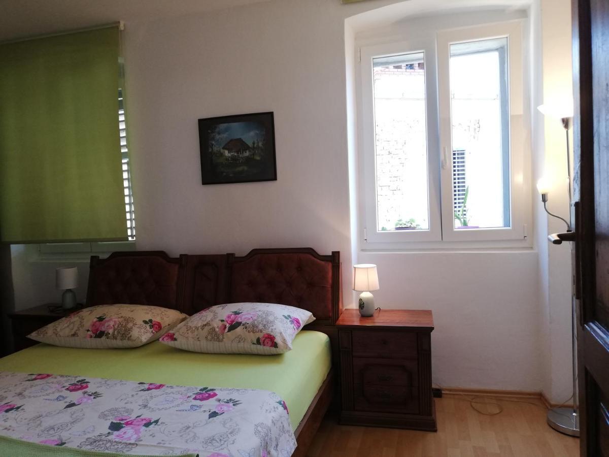 Apartment R&M Pula Exterior photo