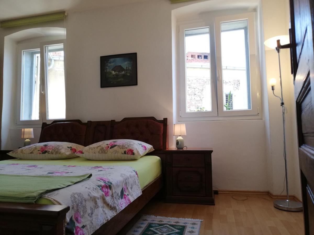 Apartment R&M Pula Exterior photo